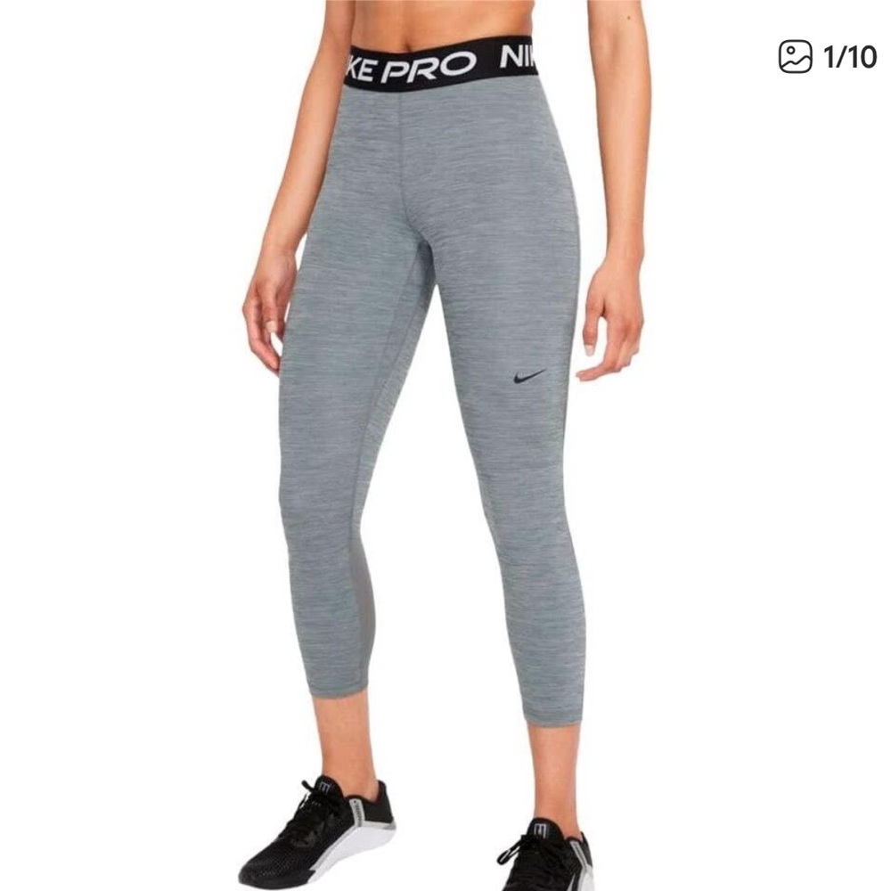 Nike Pro
Women's Mid-Rise Crop Mesh-Panel Leggings